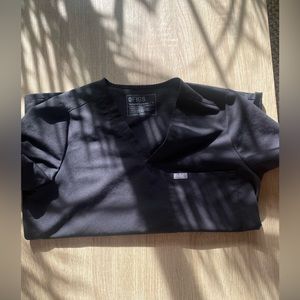 Figs Catarina One Pocket Top